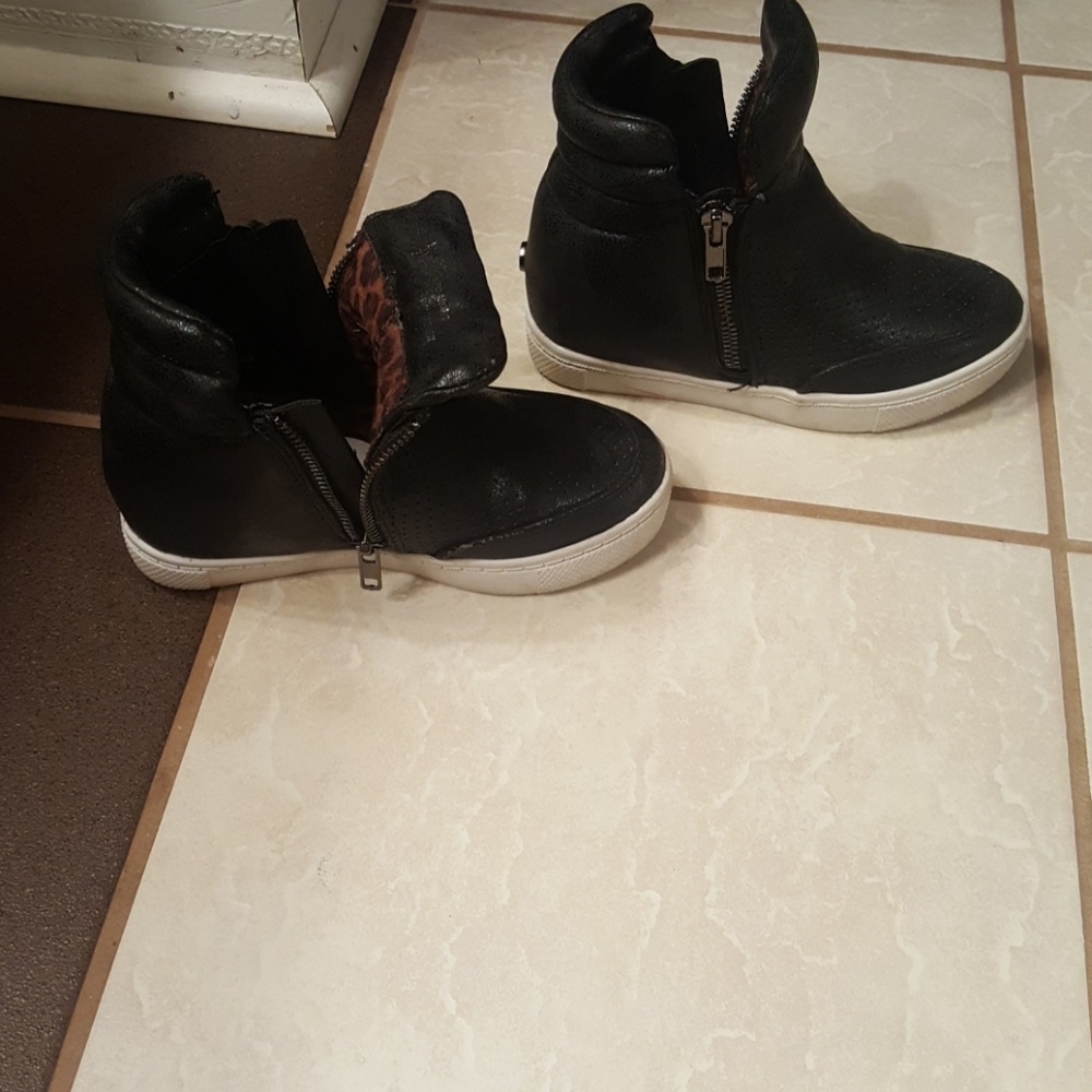 Steve madden Girls sz 13 wedge booties